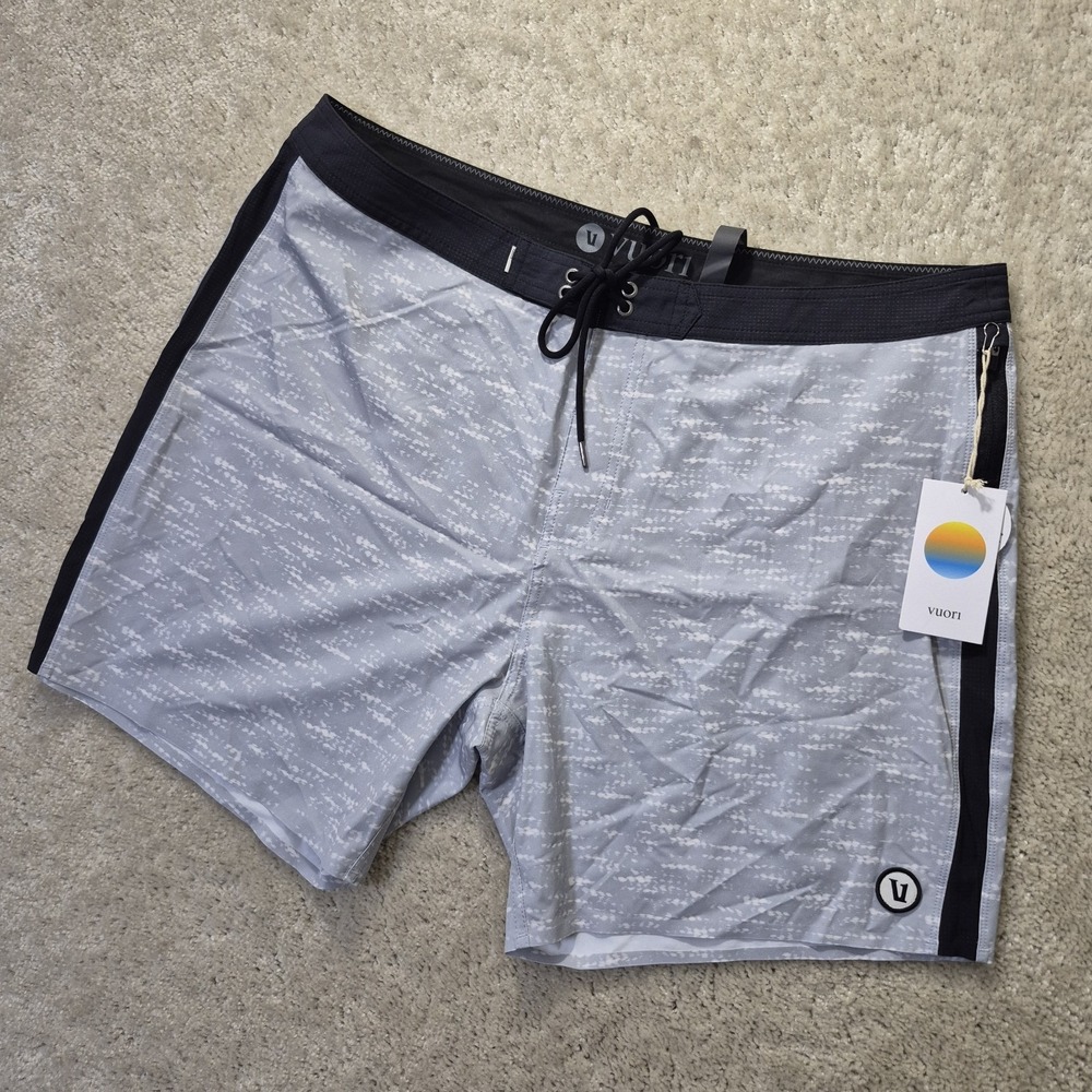 Vuori Peak Mens 38 Board Swim Trunks Shorts Gray Stretch Zip Pocket Sporty New